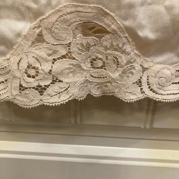 Vanity Fair ivory half slip with lace trim, size S - Picture 4 of 4